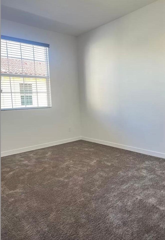 5301 E Commerce Way - Photo 6 of 12