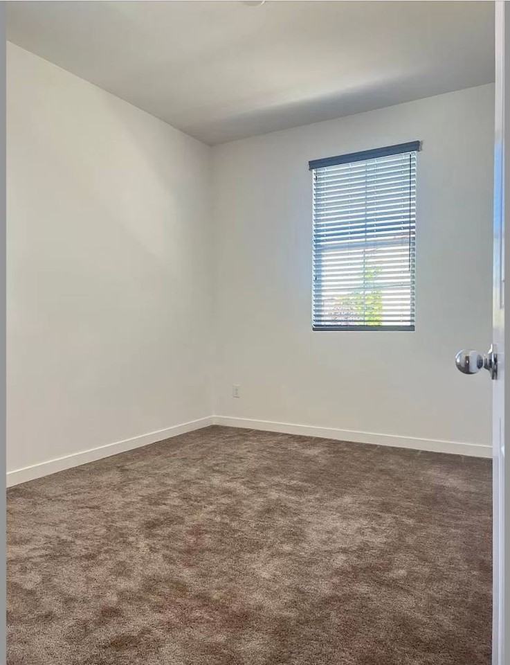 5301 E Commerce Way - Photo 7 of 12