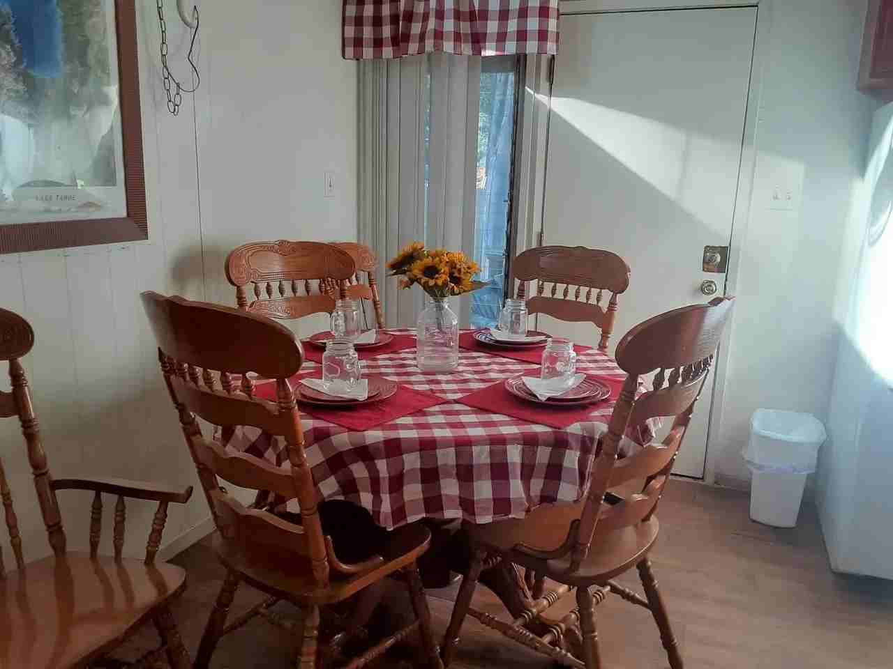 725 Anita Dr - Photo 4 of 14