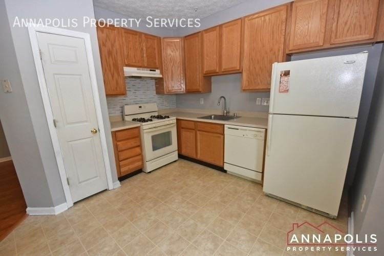 8203 Barrington Ct - Photo 4 of 19