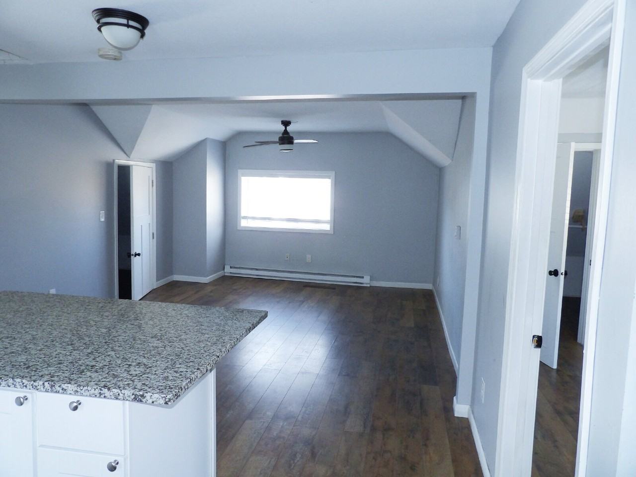 921 West 36th Street-Upper - Photo 2 of 24