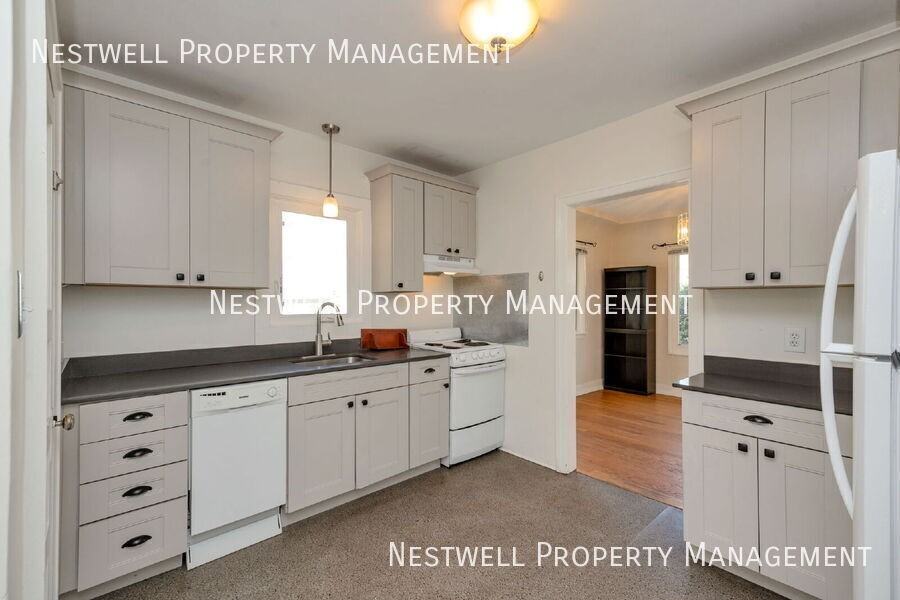 454 E Bryan Ave - Photo 2 of 18