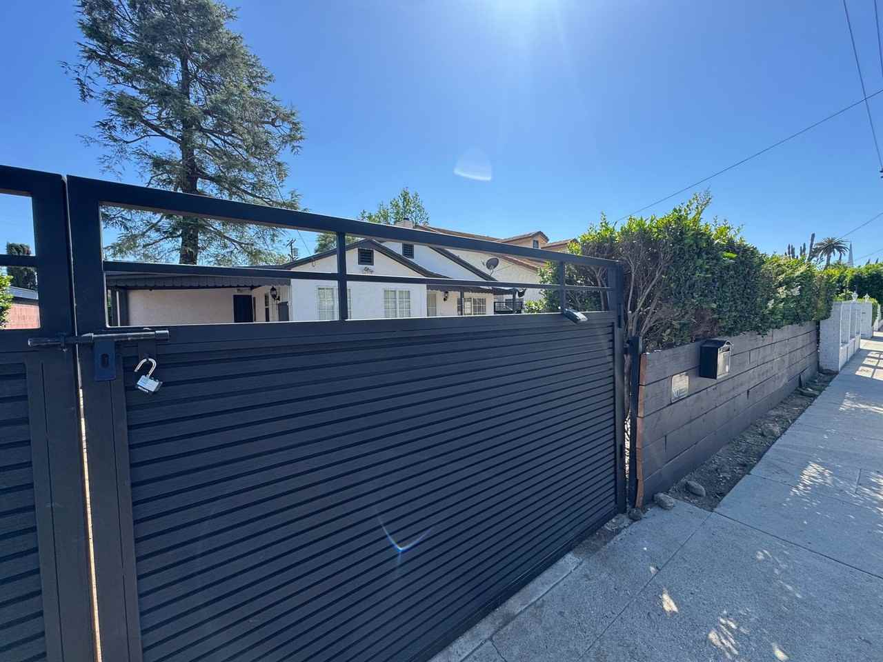 22122 Saticoy St - Photo 2 of 20