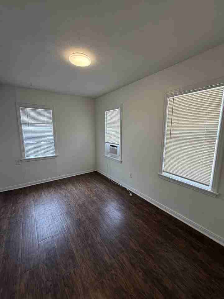 3505 29th St - Photo 4 of 8