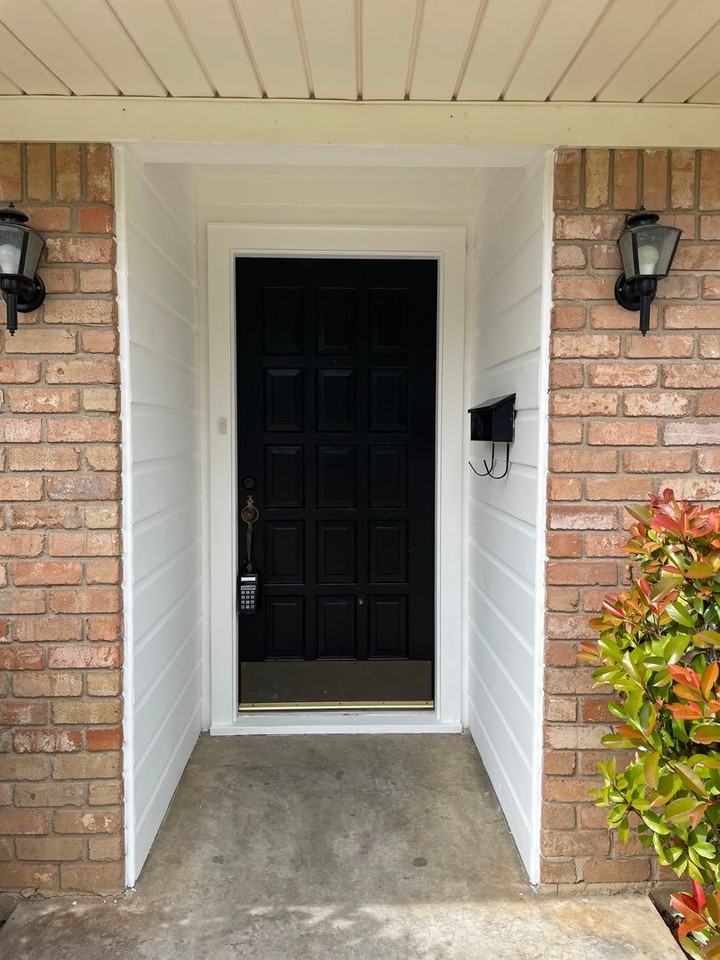 5025 Loch Lomond Dr - Photo 3 of 32