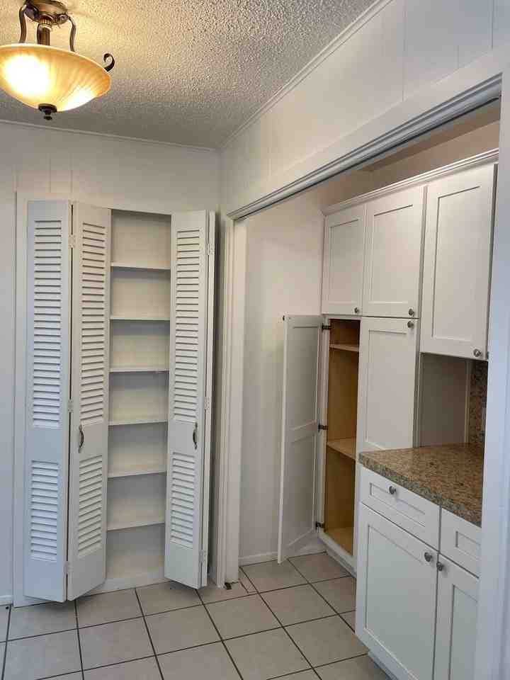 5025 Loch Lomond Dr - Photo 6 of 32