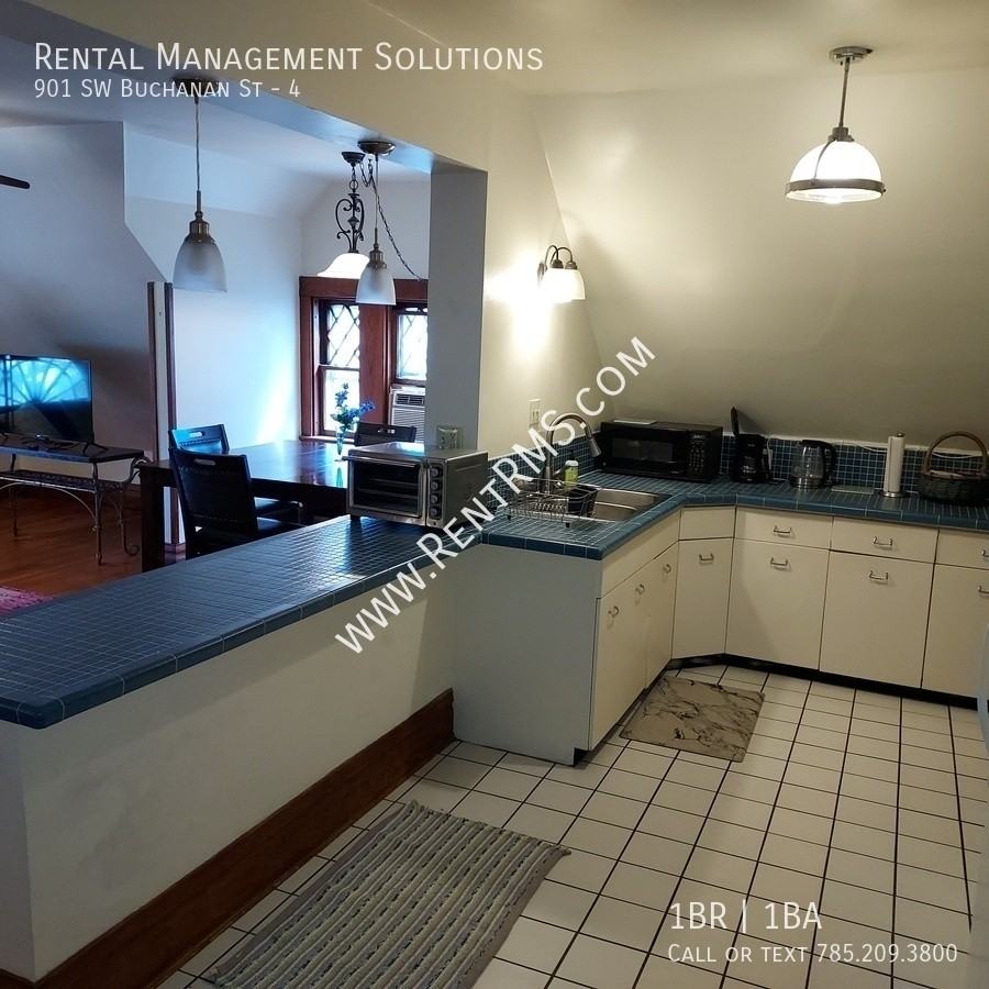 901 Sw Buchanan St #4 - Photo 4 of 14