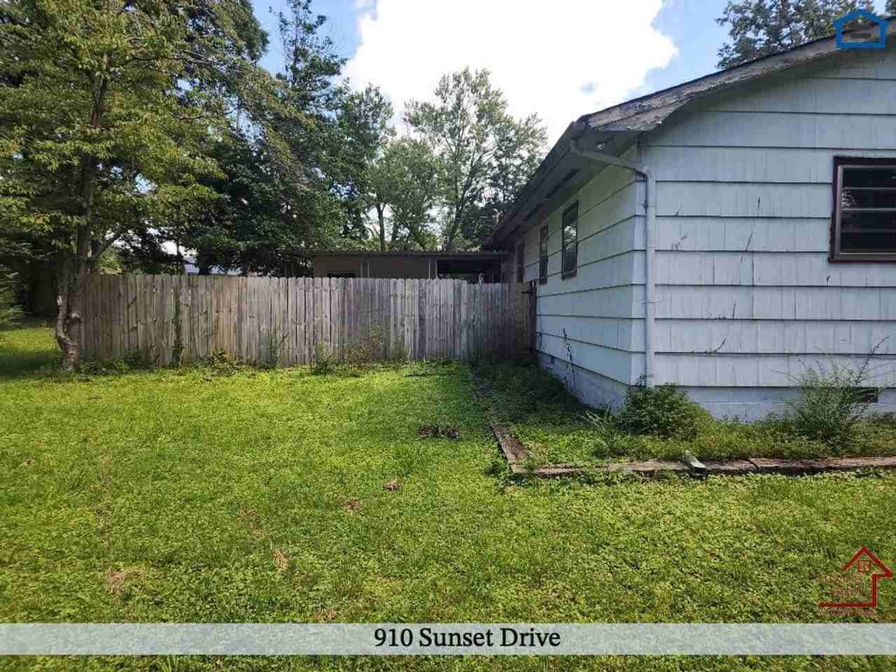 910 Sunset Dr - Photo 6 of 24