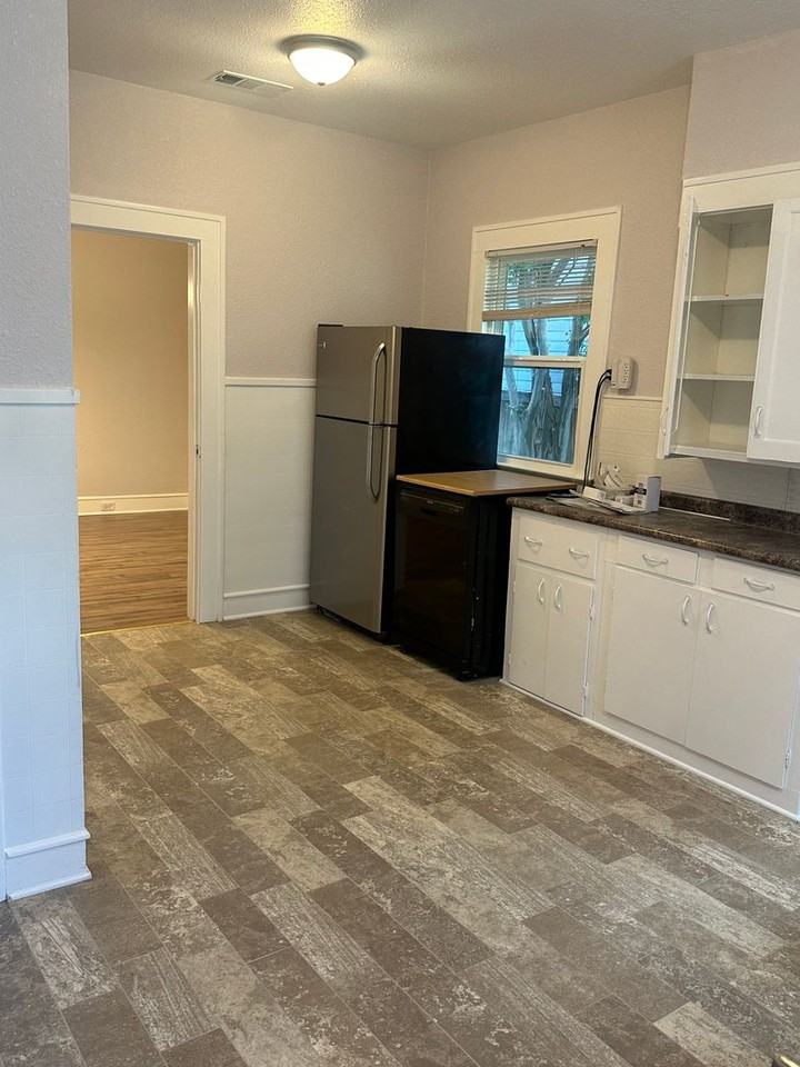 3118 Parrott Ave - Photo 5 of 10