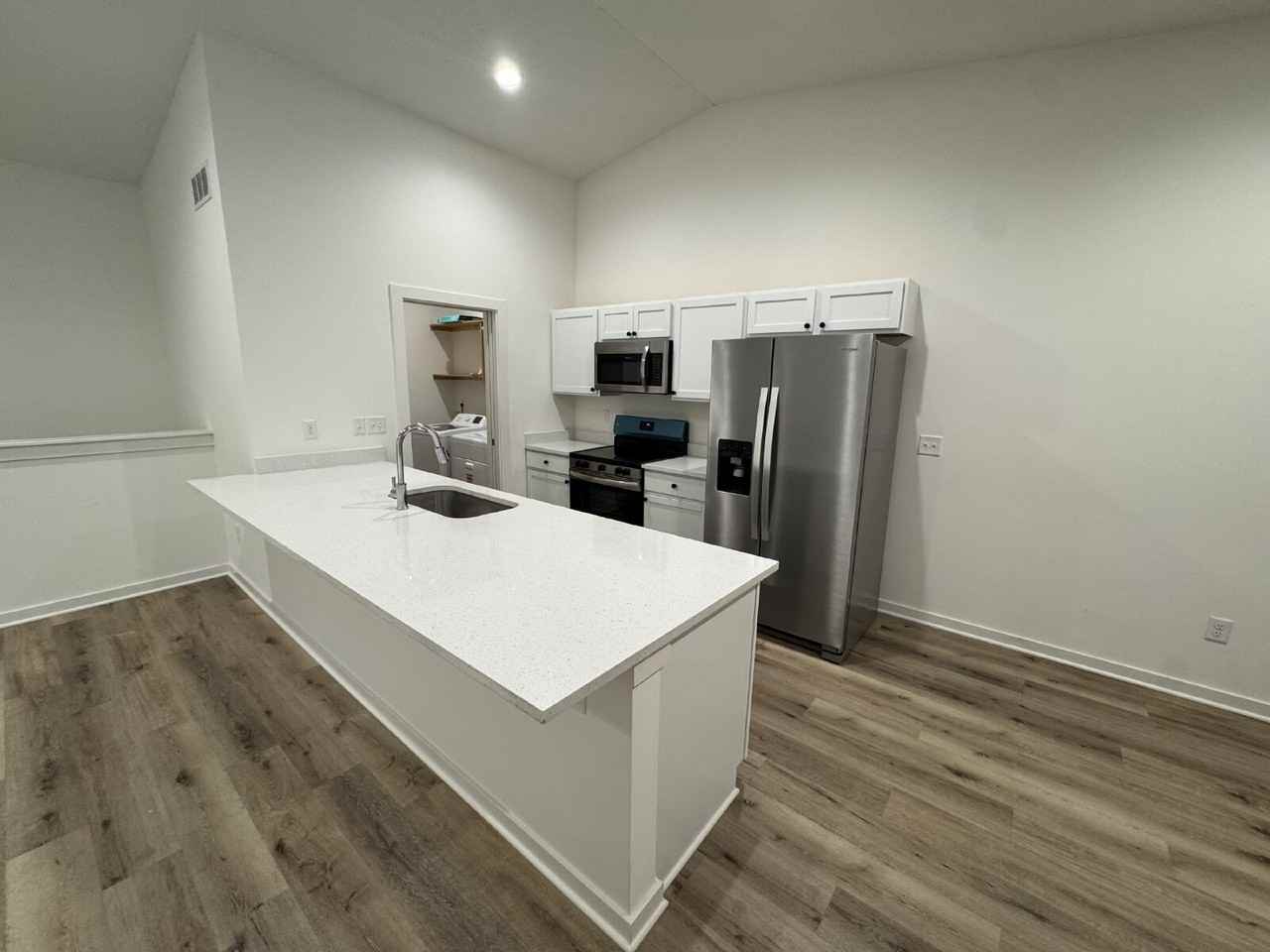 5375 Pinecrest Ct N - Photo 3 of 20