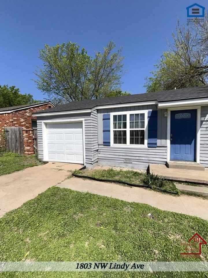 1803 Nw Lindy Ave - Photo 5 of 12