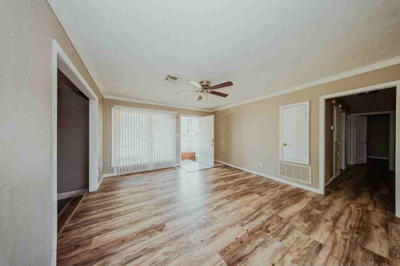 2610 Nw Lindy Ave - Photo 4 of 49