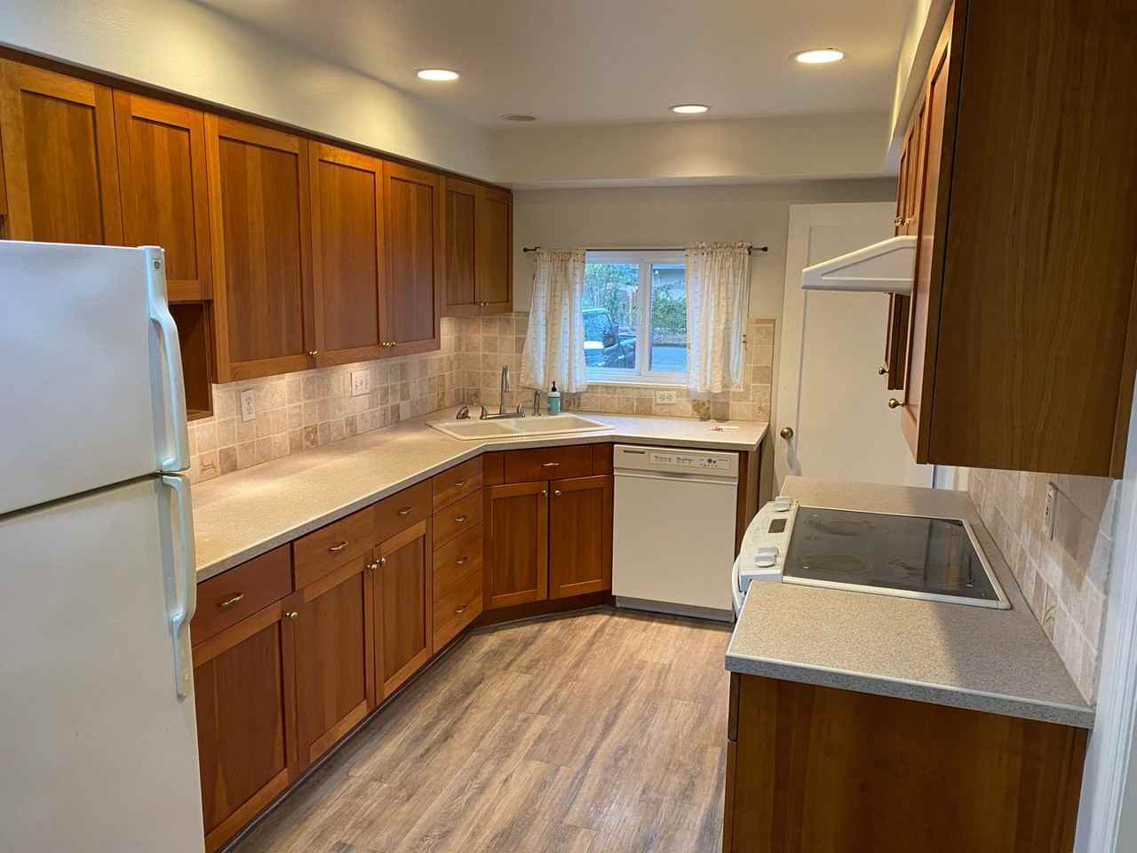 6144 N Willamette Blvd - Photo 4 of 11