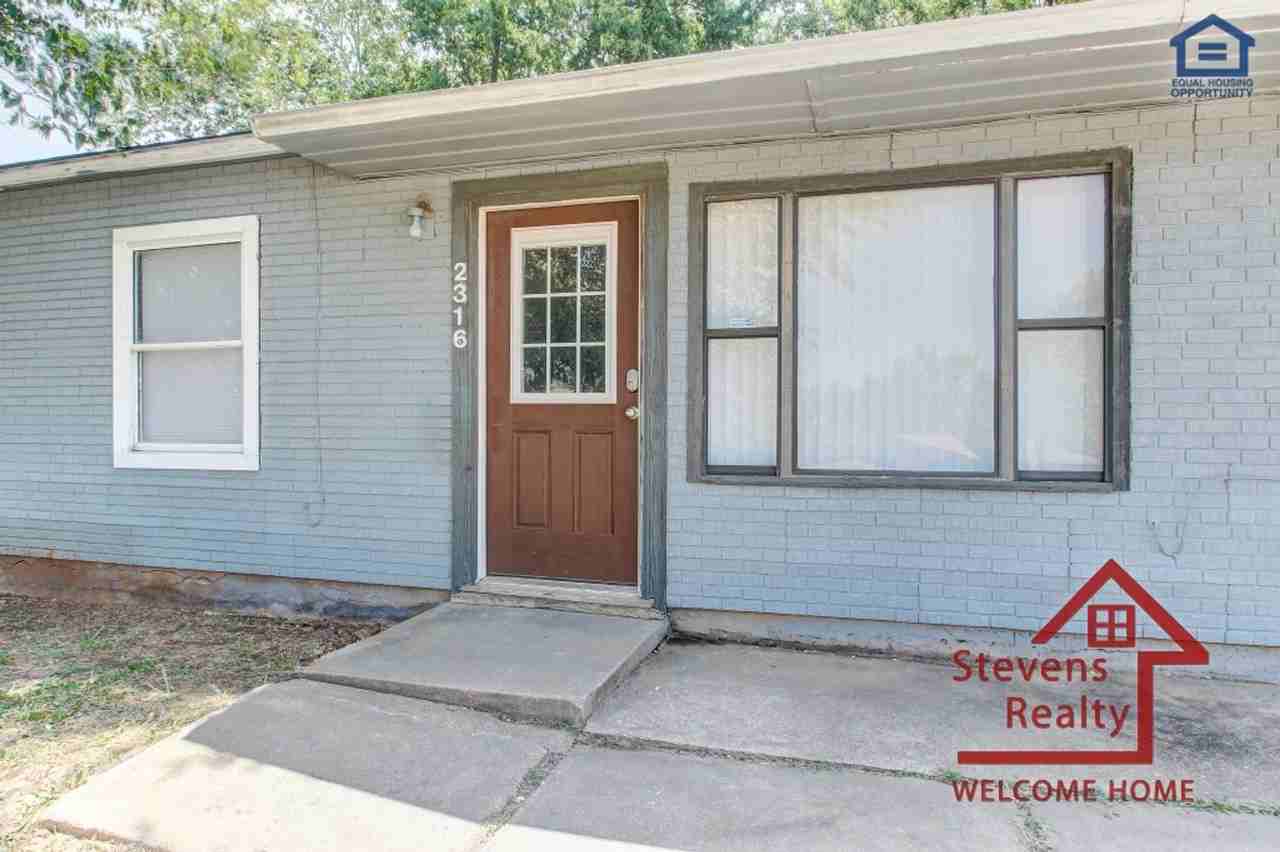 2316 Nw 28th St - Photo 2 of 27