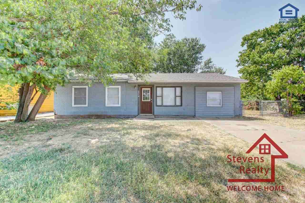 2316 Nw 28th St - Photo 3 of 27