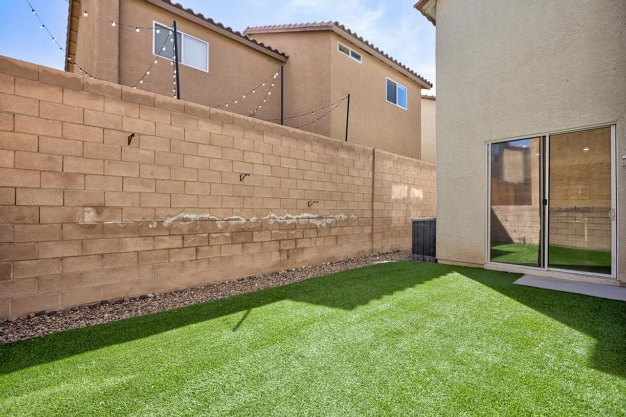 67 Jewel Mine Ave - Photo 3 of 20