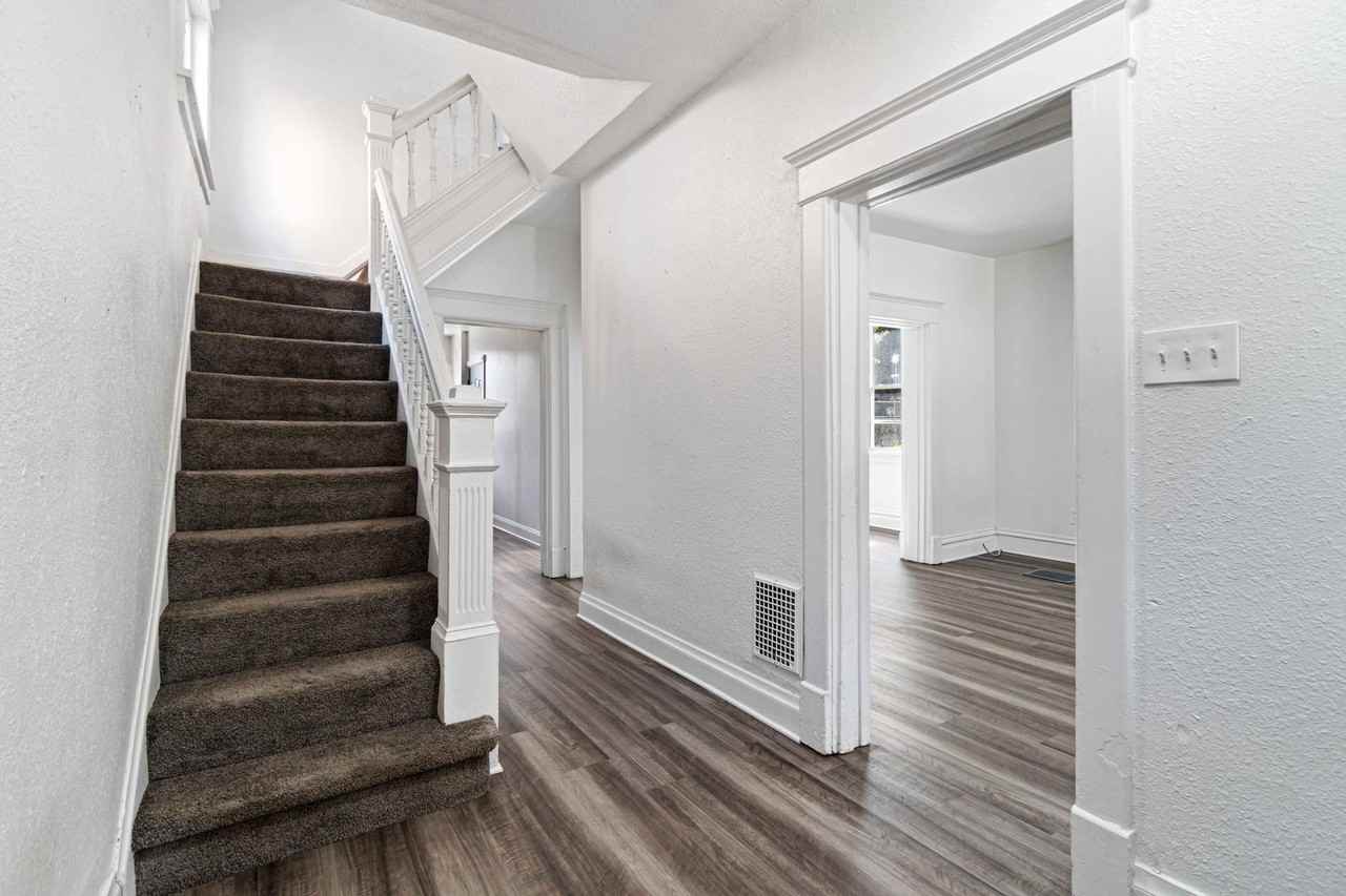 400 W Prospect Ave - Photo 7 of 35