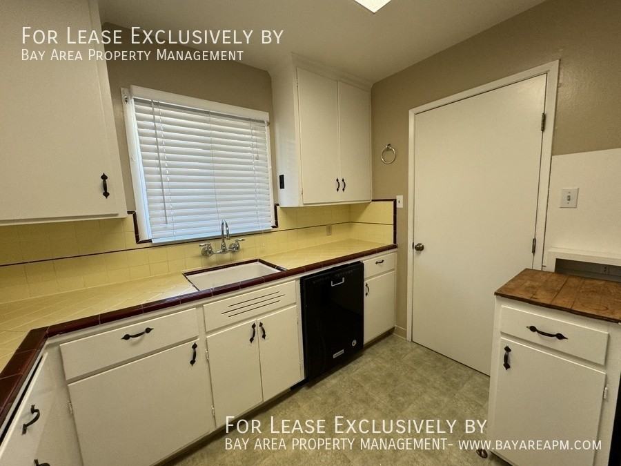 330 Orchard Ave - Photo 6 of 18