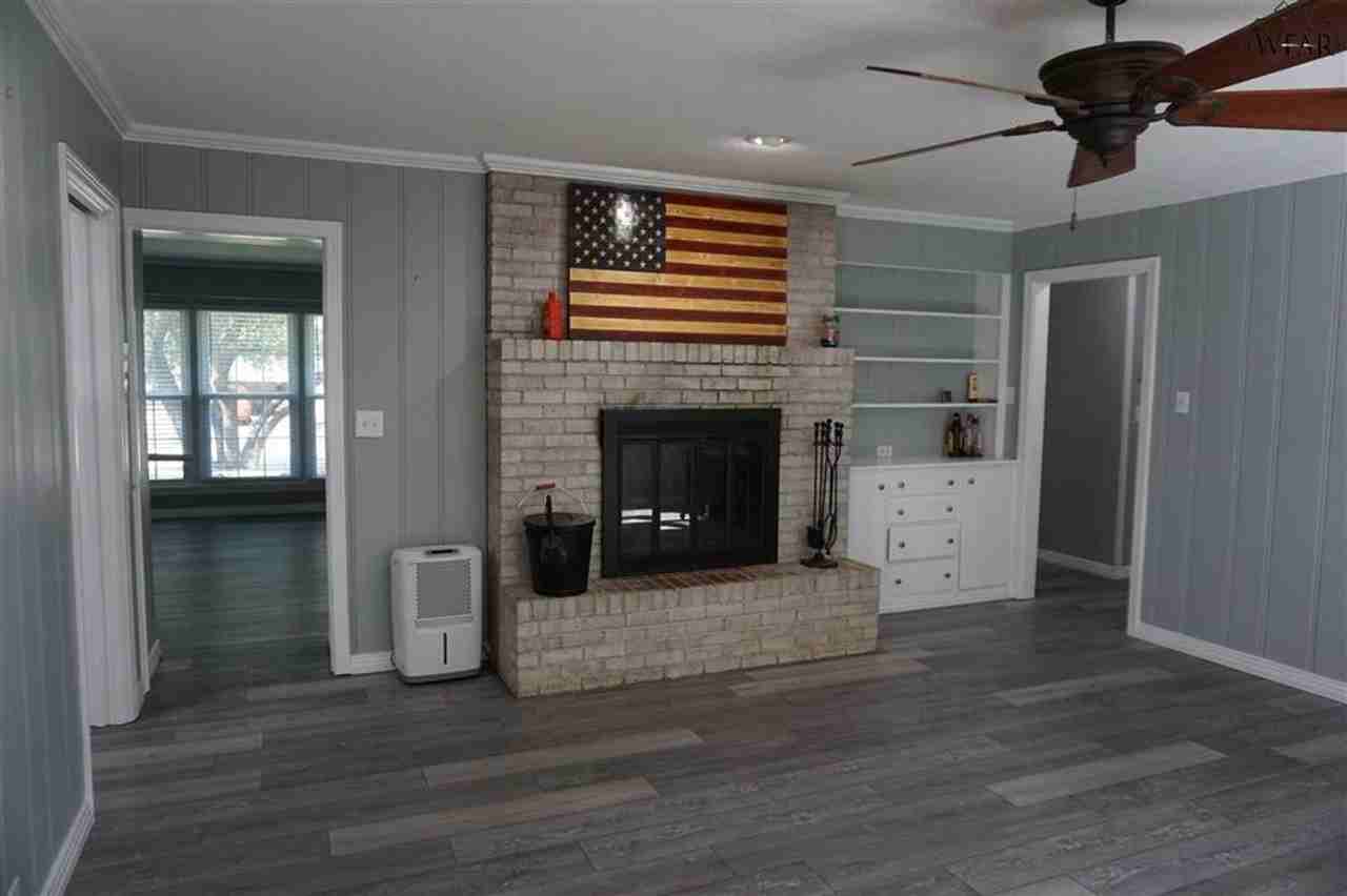 1607 Arlington St - Photo 6 of 27