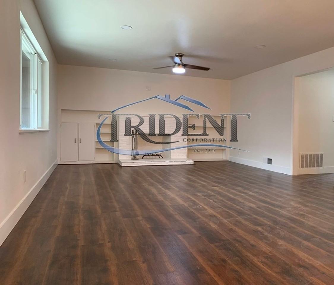 685 N Barrett Rd - Photo 3 of 26