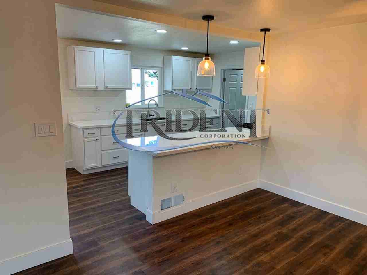 685 N Barrett Rd - Photo 4 of 26