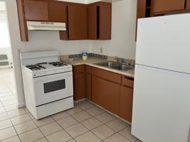 featured image of 926 W 13th St