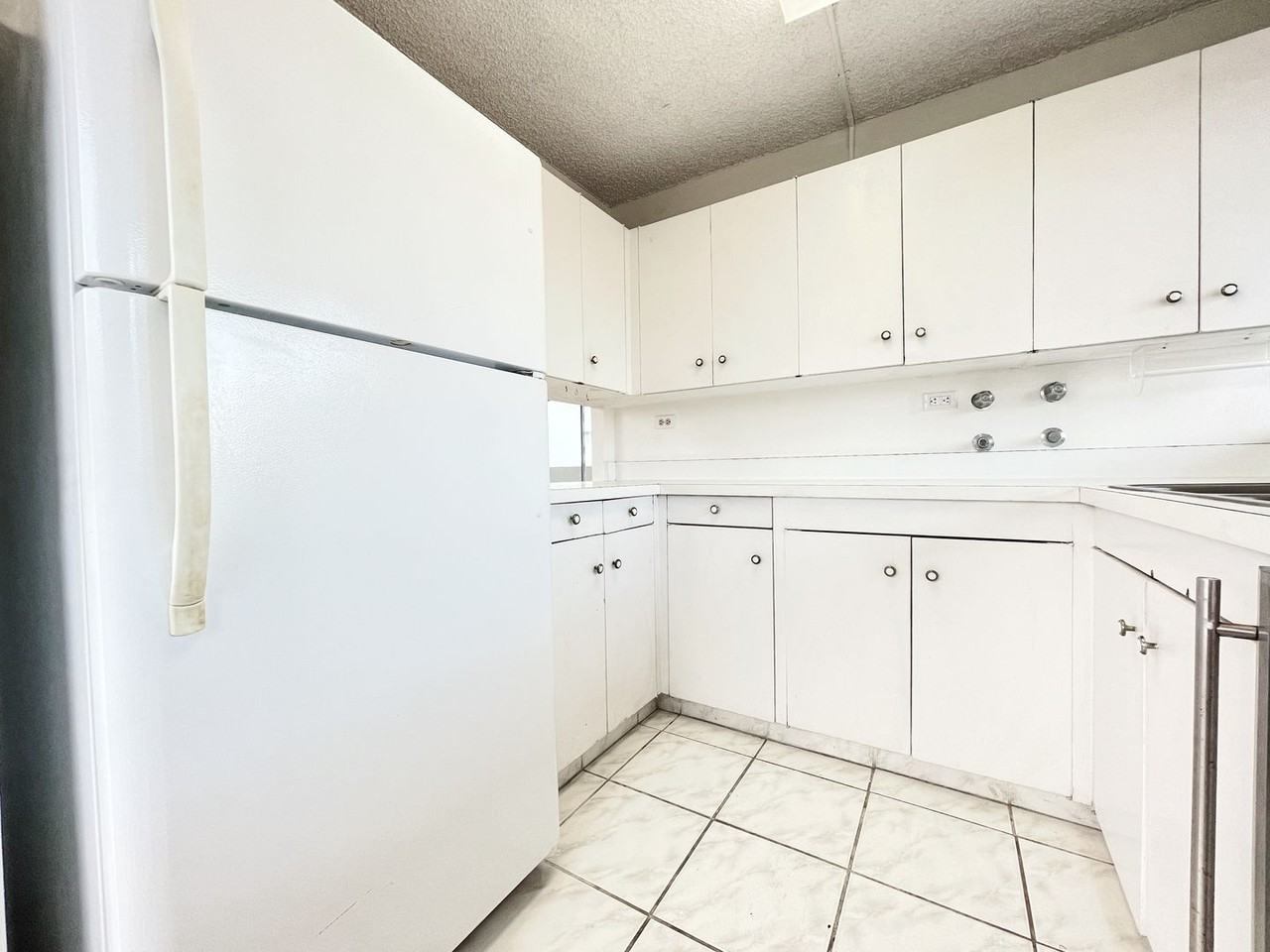 439 Keoniana St #801 - Photo 3 of 14