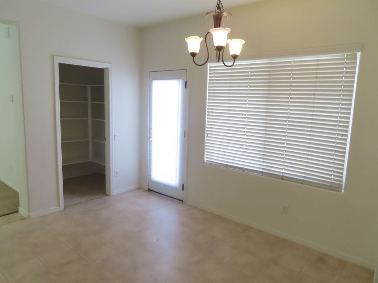 263 N Greenwood - Photo 6 of 18