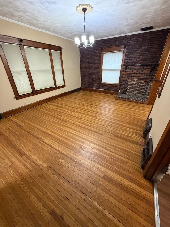 1168 11th St - Photo 5 of 15