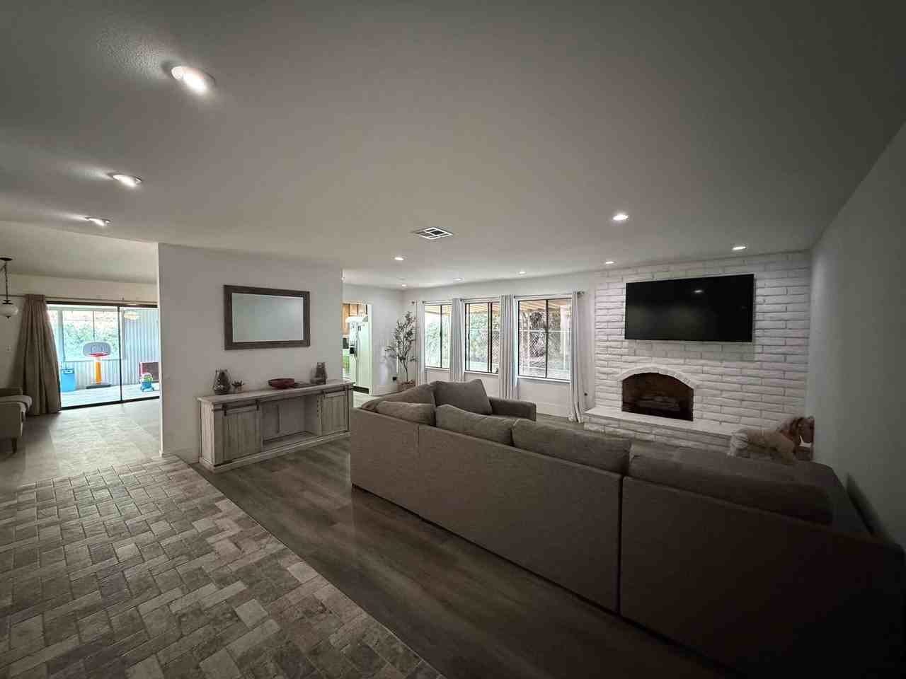 3668 28th St - Photo 3 of 21