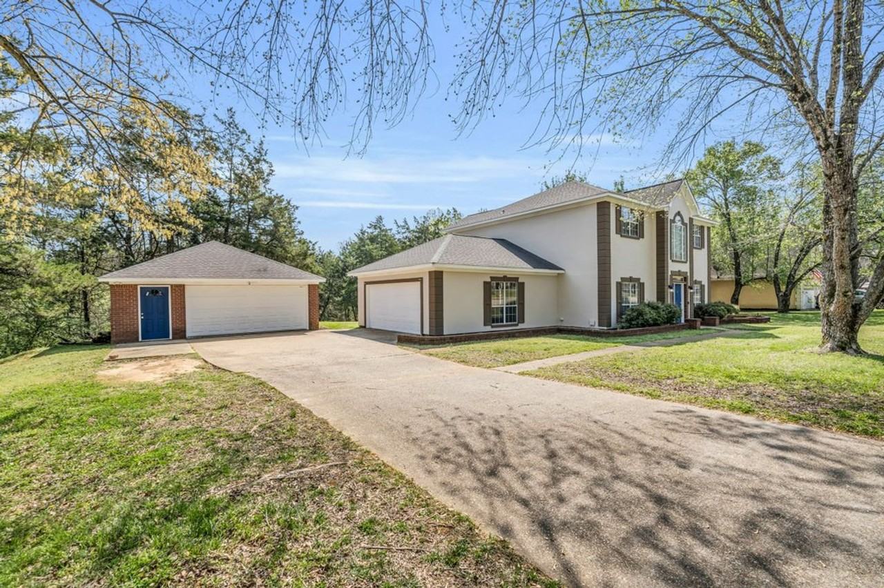 2311 Shady Wood Dr - Photo 2 of 21