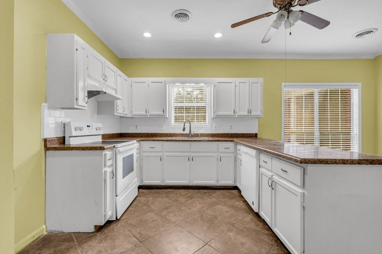 2311 Shady Wood Dr - Photo 3 of 21