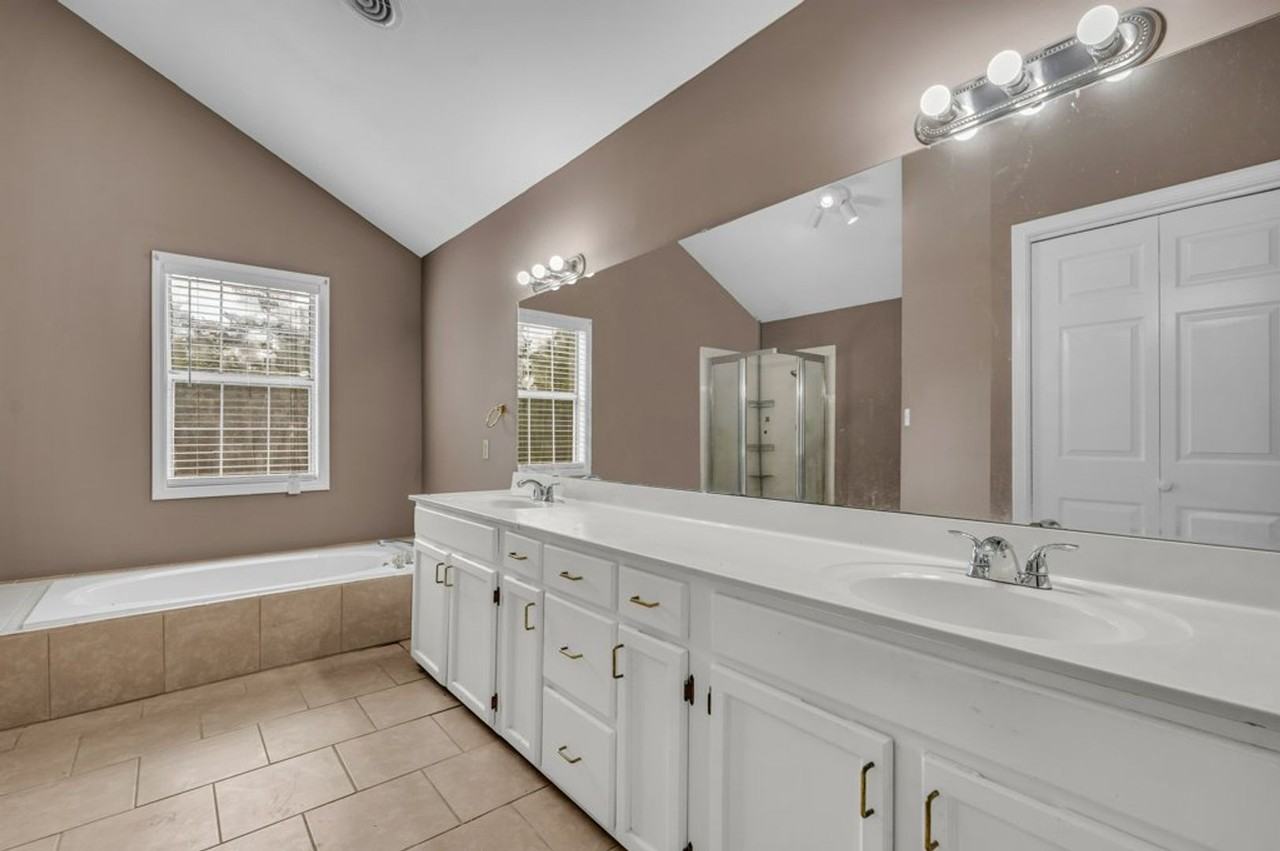 2311 Shady Wood Dr - Photo 4 of 21