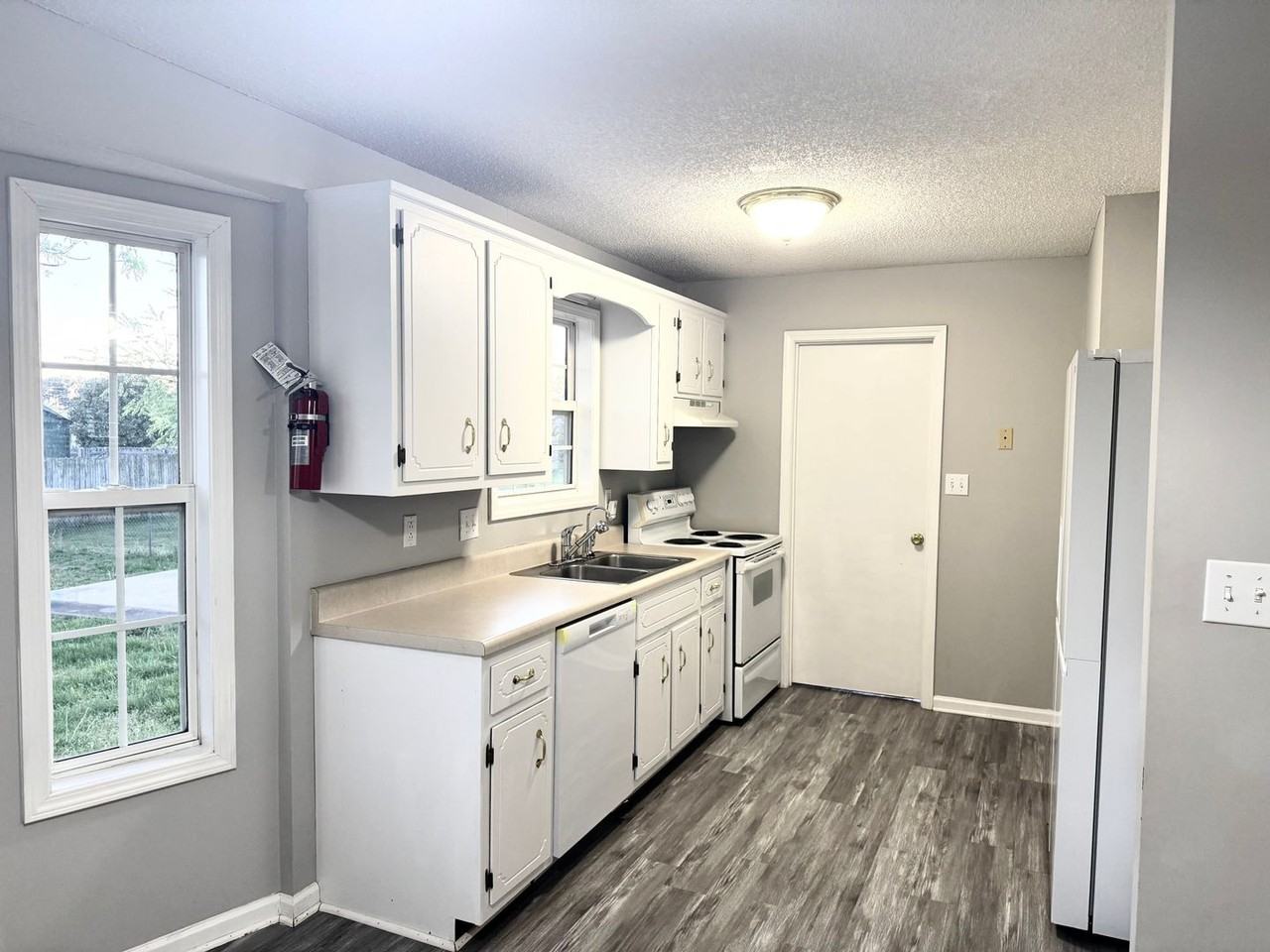 112 Waterford Dr - Photo 4 of 22