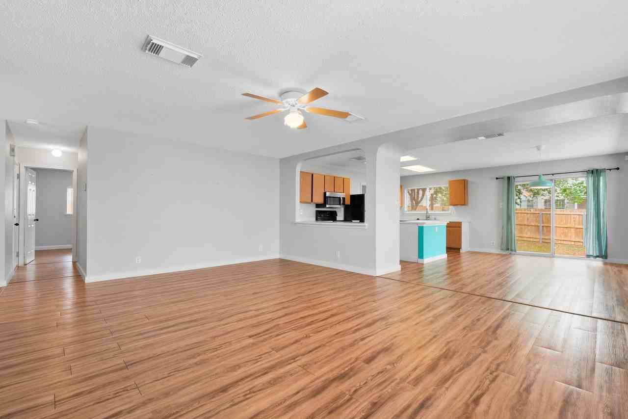 9443 Sycamore Brk - Photo 3 of 18