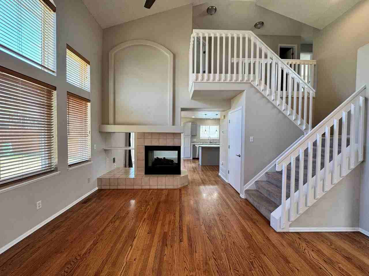 910 Piros Dr - Photo 2 of 17