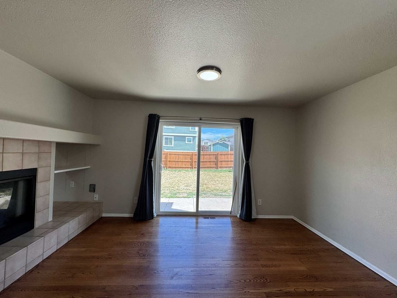 910 Piros Dr - Photo 5 of 17