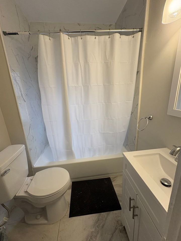 673 Randolph St - Photo 4 of 5