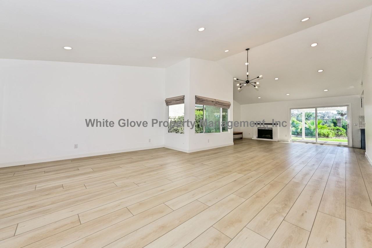 23504 Grand Rim Ct - Photo 3 of 17