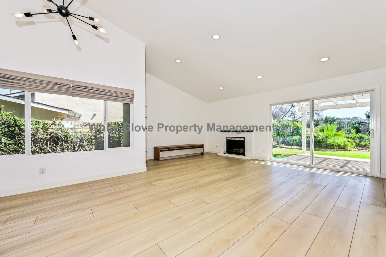 23504 Grand Rim Ct - Photo 4 of 17