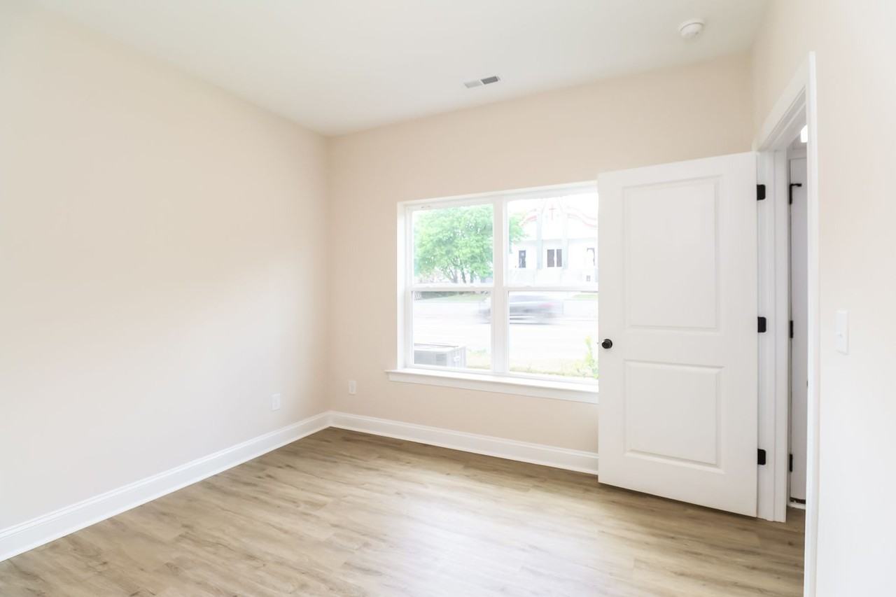 720 720 Drakeford Ct - Photo 7 of 16