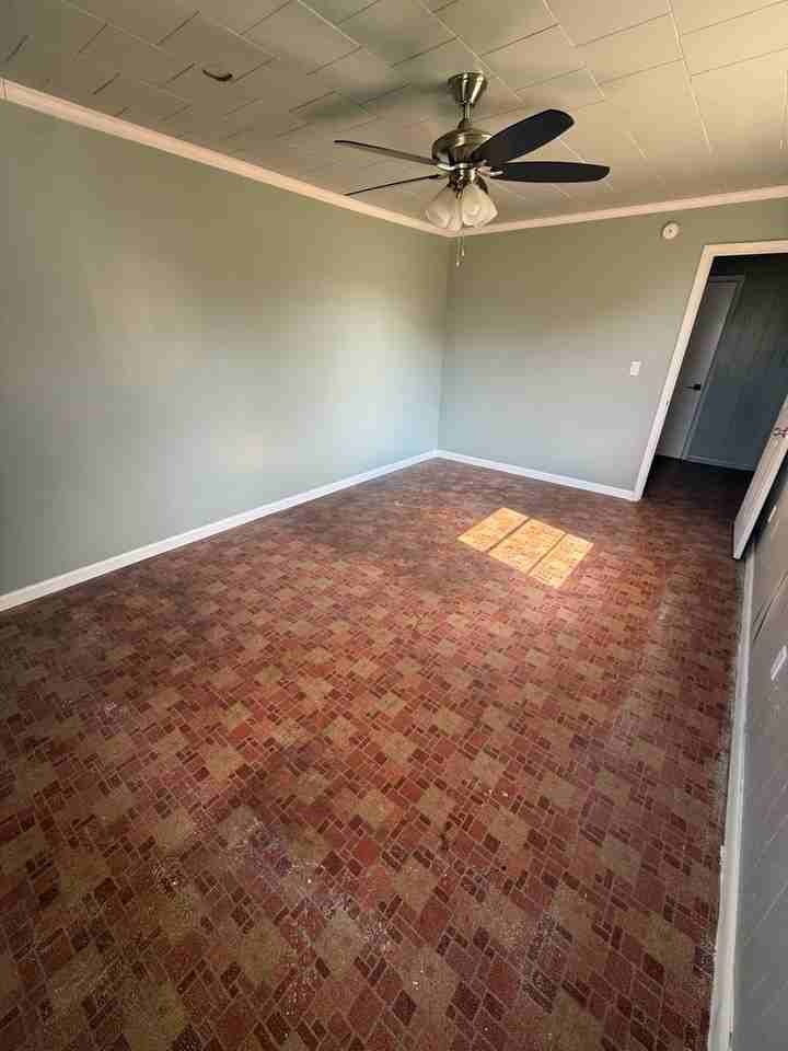 2869 S Green St - Photo 7 of 29