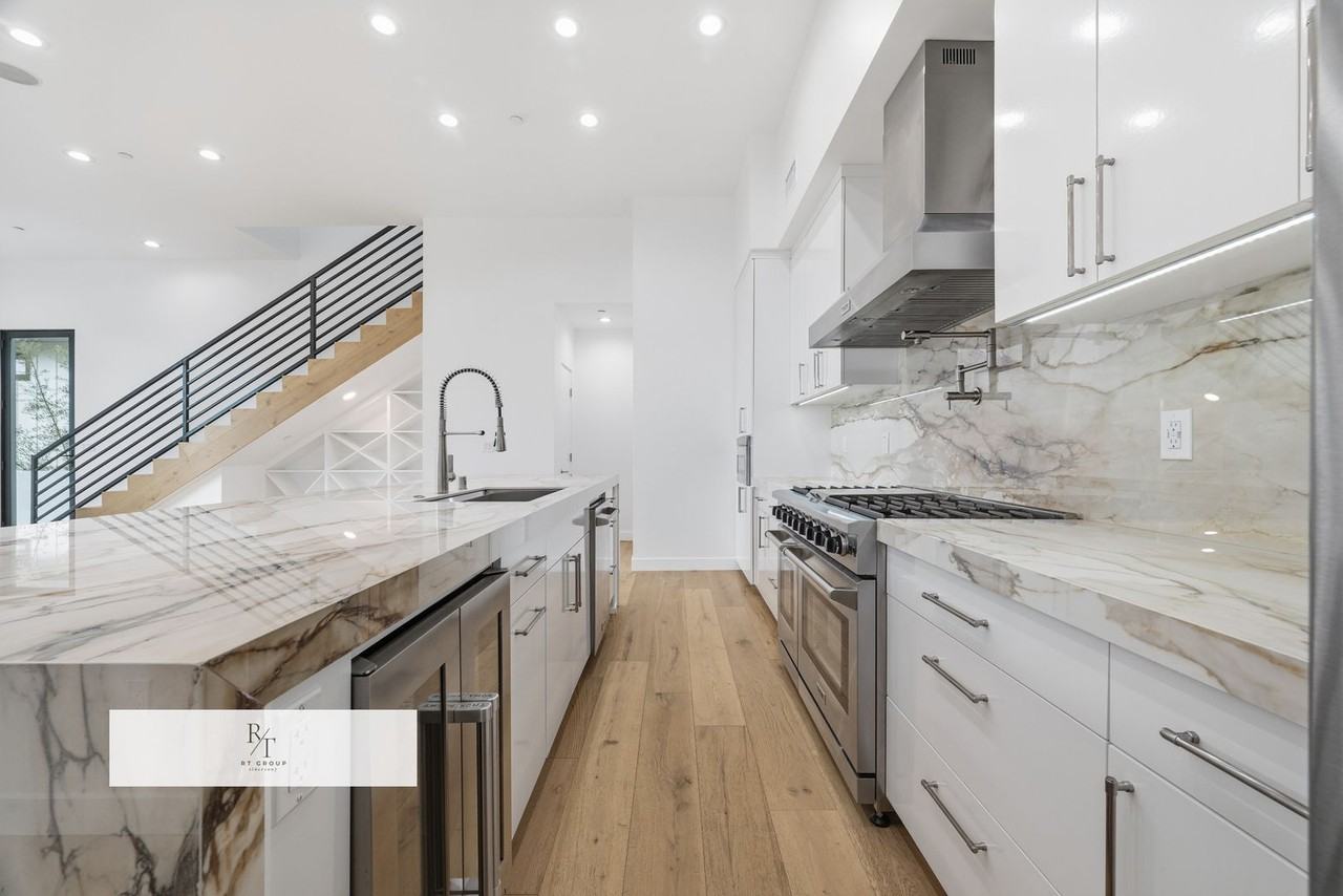 6565 Pickwick St - Photo 4 of 50