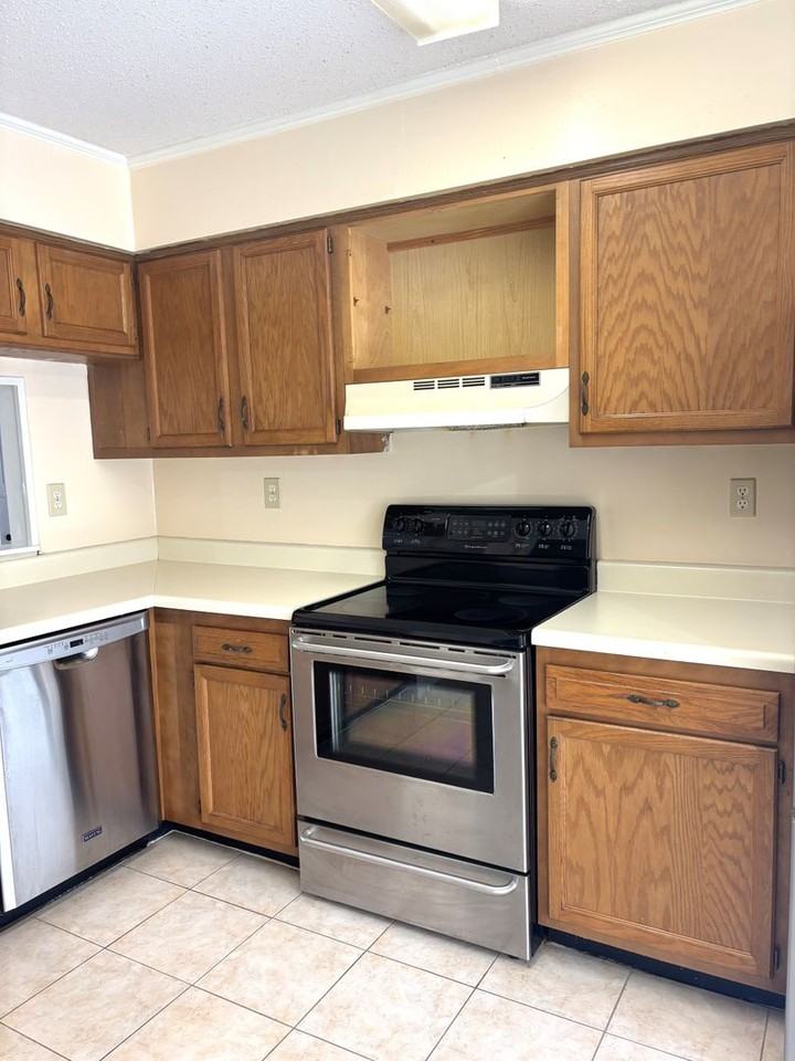 5900 Grelot Rd #101 - Photo 3 of 26