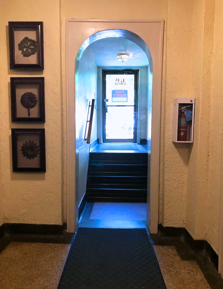 Sheri-Lunt Beachside Apts - Photo 2 of 2