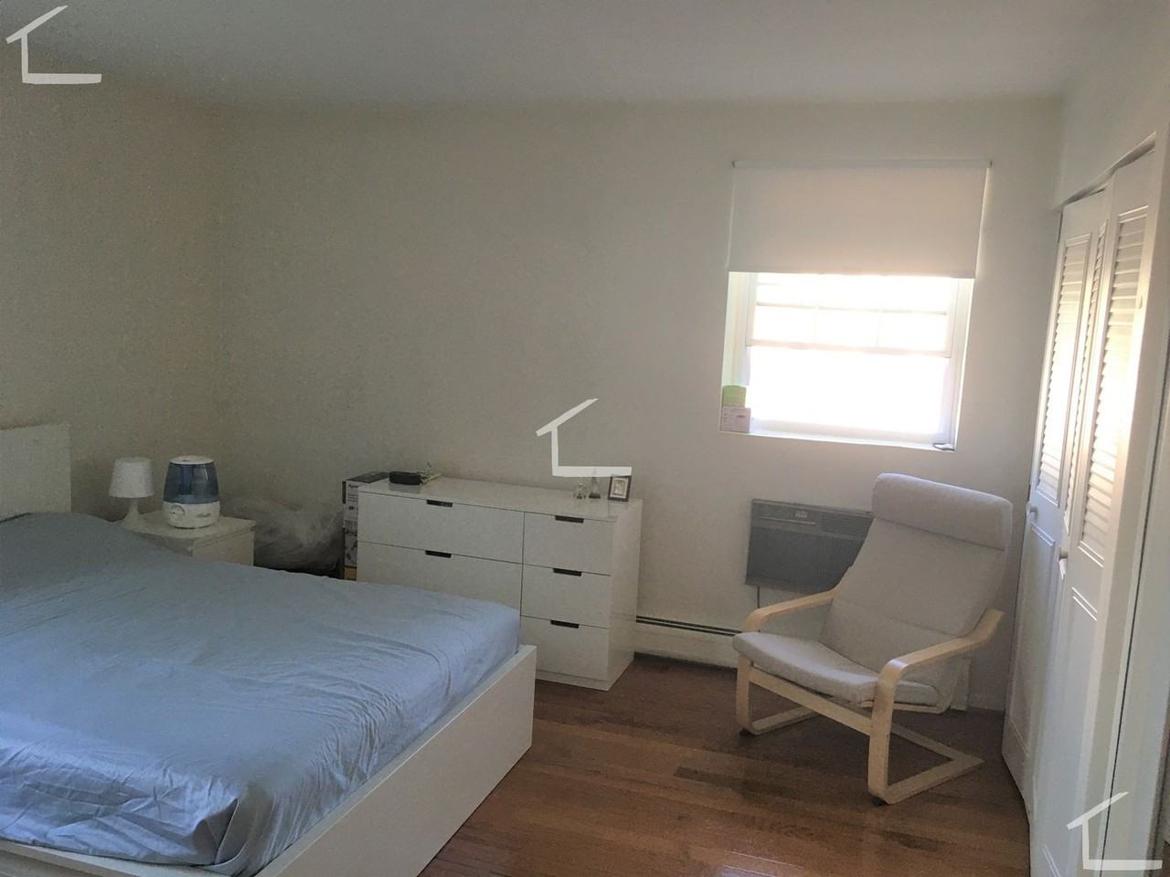 802 Centre St - Photo 4 of 14