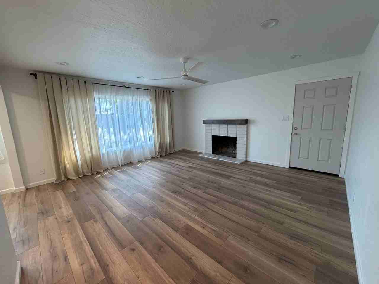 4150 Crestwood St - Photo 3 of 21