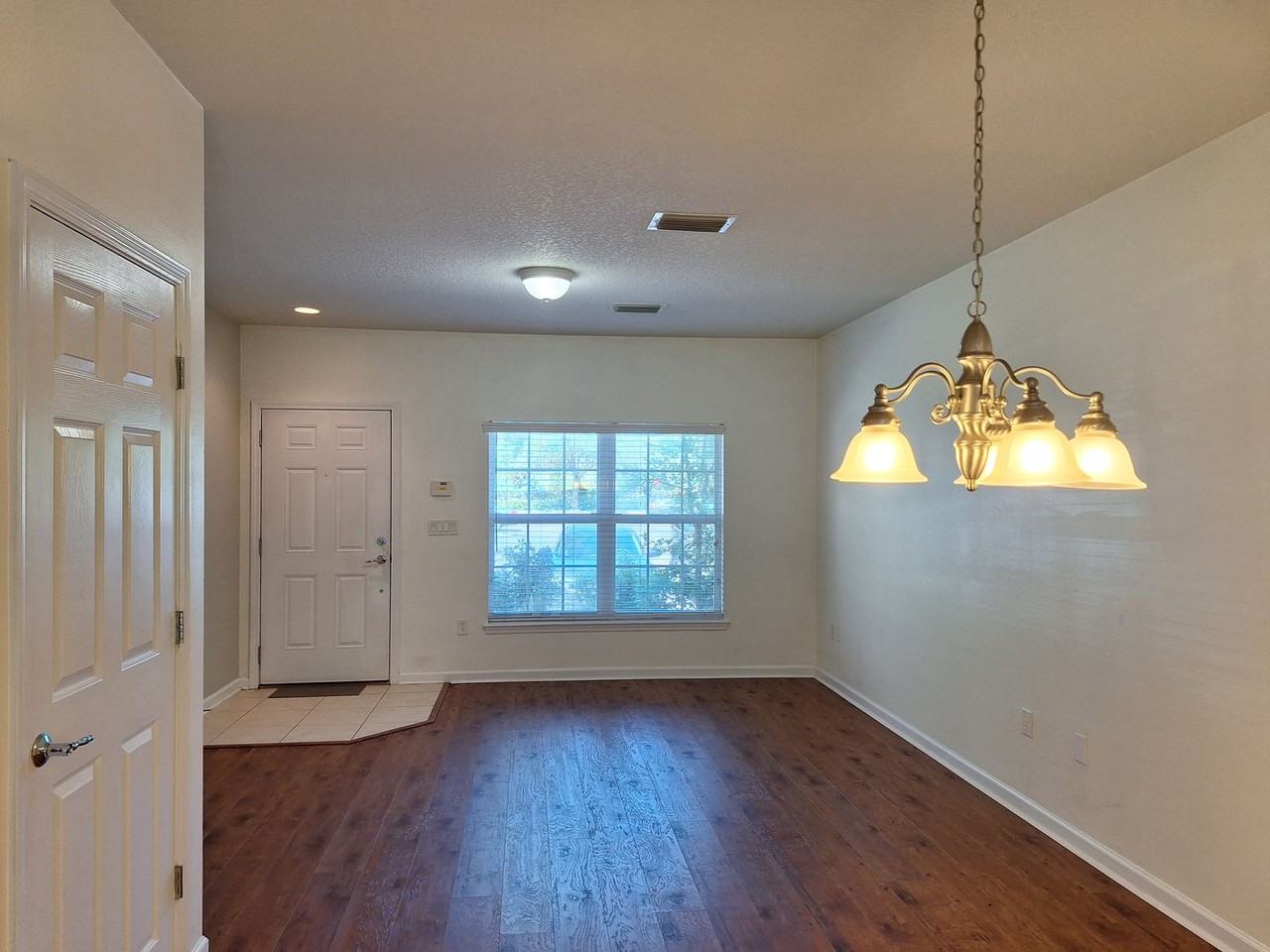 8106 Summer Cove Ct - Photo 3 of 20