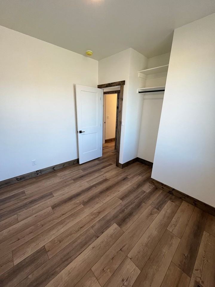591 S Teton Ave - Photo 3 of 15