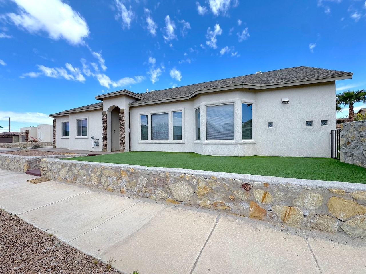 3700 Loma Adriana Dr - Photo 2 of 20